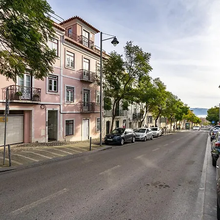דירה Whome Charming Urban Retreat With Skyline Views *